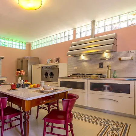 Vila Robin, Elegante E Indipendente Citta Giardino